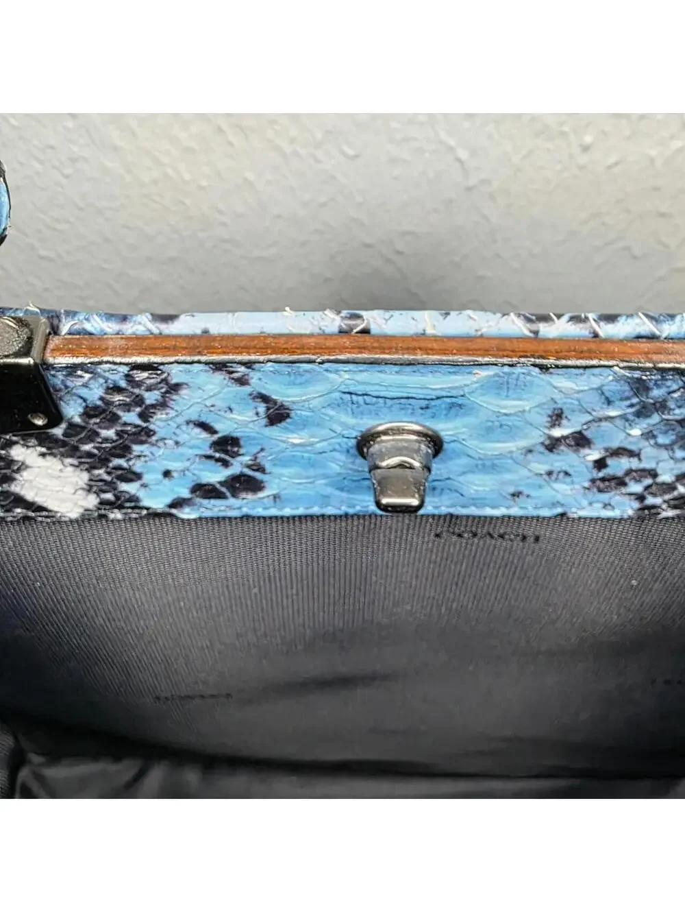 🍒Coach Gramercy Blue Python Embossed 2 way Satchel🍒
